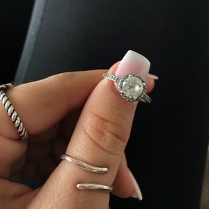 Size 7 Pandora, classic elegance ring